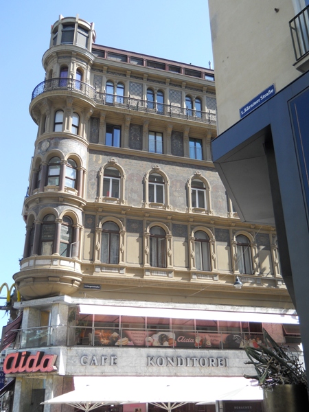 Palazzo del centro - Palace in the center